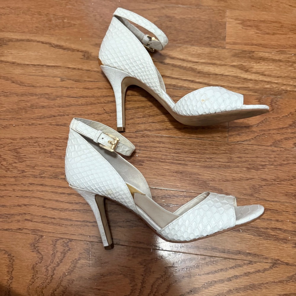 Michael Kors Kristen strappy sandals heels white snake-embossed leather Size 7.5 - Picture 11 of 14